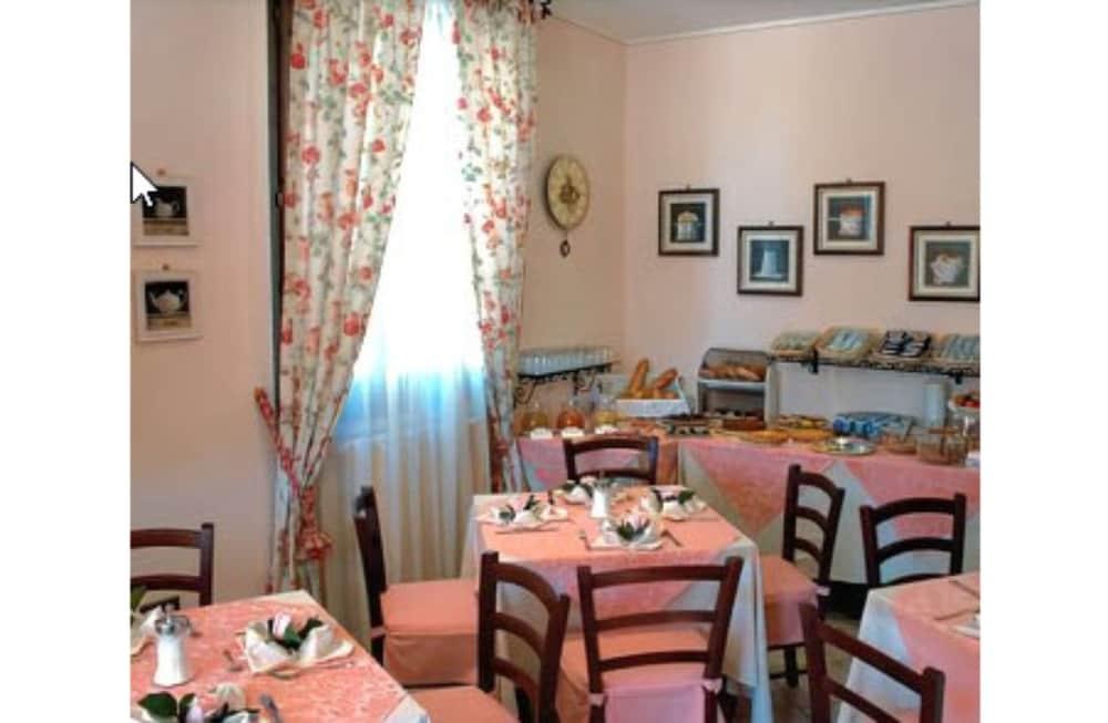 Villa Raffaello Park Hotel Assisi Exterior photo